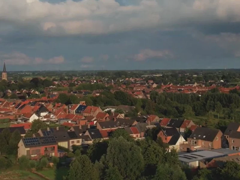 Naast gezinnen zijn vooral overheden grondeigenaars